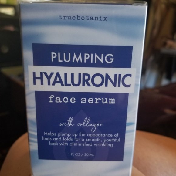 Plumping Hyaluronic Face Serum - Picture 2 of 4